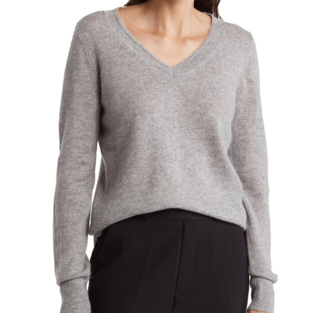 Gray V-Neck Cashmere Sweater